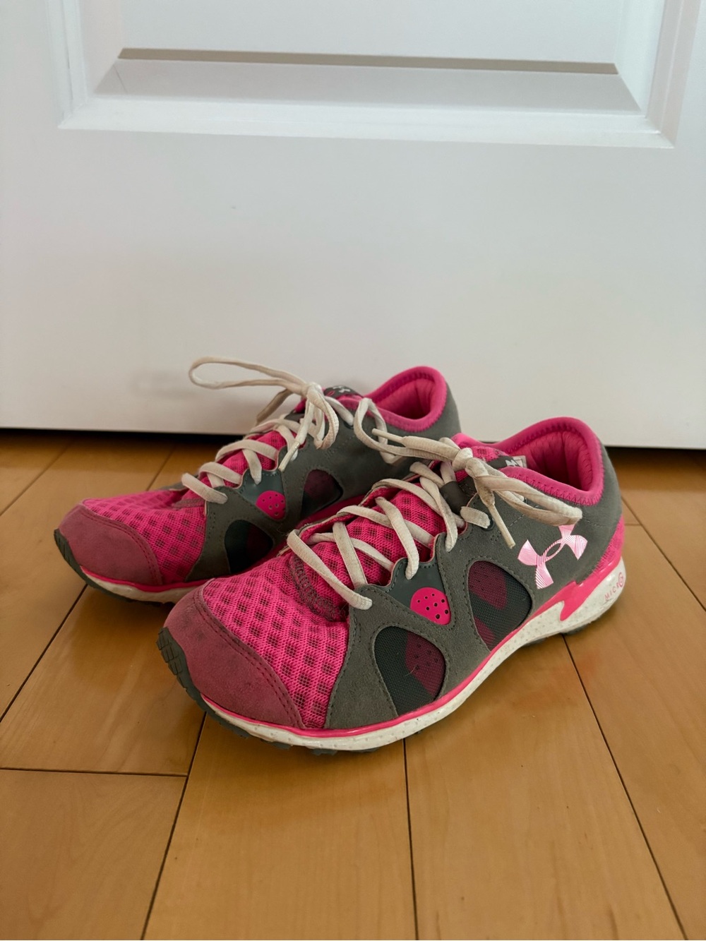 Under Armour Micro G Defy Storm Women’s Lightweight Running Shoes Size 6.5